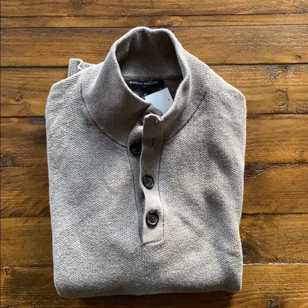 Banana Rep. Crew Sweater
